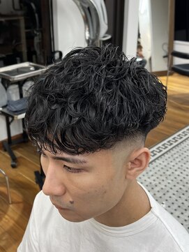 ザデイトウキョウ 表参道 青山(THE DAY TOKYO) スペインカール/メンズカット/大人メンズ/刈り上げショート