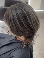 リグ 横浜(Lig.)&nbsp;ウルフレイヤーカットブリーチダブルカラーラテグレージュ横浜駅