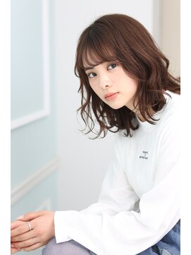 ヘアーサロンデフォーエバールークス(hairsalon de Forever Lux) カラー剤開発者齋藤が作る30代40代小顔レイヤー外ハネストレート