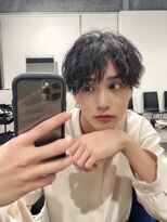 メンズサロン ゴールド 名古屋(GOALD) ハーフアップバング　緩め縦落ち　波巻きパーマ　刈り上げ