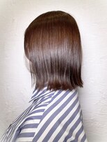 スクエアウーノ 博多(SQUARE＊UNO HAKATA)&nbsp;外ハネボブ　艶カラー　ブラウンカラー　切りっぱなしボブ