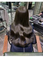 ウム(UMM)&nbsp;オリーブグレージュ