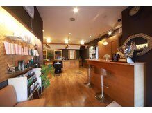 ヘアーアソシエイワイ(Hair Associe IWAI)の雰囲気（ヒノキの香りに包まれた癒しを感じていただける和風空間です。）