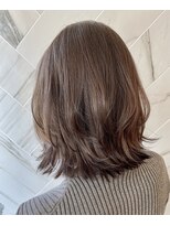 ジーナ セントラル銀座(Zina)&nbsp;イルミナパールグレージュ切りっぱなしレイヤーボブ