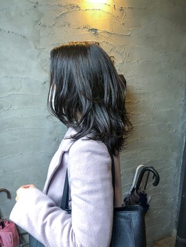 ユーアールキャッスル(UR CASTLE) 大人ミディアムレイヤースタイル