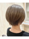 大人ショートボブ×ナチュラルベージュ