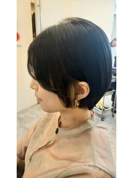 アナ ラーナ(Anna Lanna) 美髪ダークグレージュ×顔周り可愛いショートレイヤー