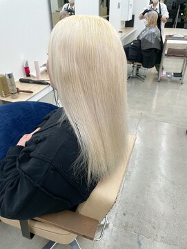 ニュート(Neut ) ホワイトブリーチ/ハイトーンブロンドカラー/ケアブリーチ名古屋