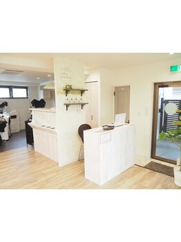 年齢を重ねるごとに輝く美髪をご提供。オーガニックオイルカラーでしっとりハリのある仕上がりを実現します