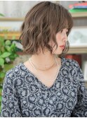 グレーベージュ前下がり小顔ボブ前髪パーマc6戸頭20代30代40代