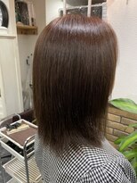 ルーツ(Roots)&nbsp;縮毛矯正＋カラー　スタイリングの幅が広く楽しめるスタイル