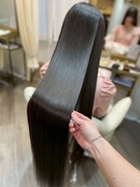 ウミネコ 表参道店(Umineko)&nbsp;表参道で叶える艶髪スーパーロング|ヘッドスパ|髪質改善|美髪