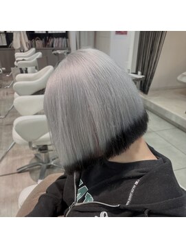 ニューヨークニューヨーク 大久保店(NYNY) ホワイトカラー × ブラックエンドカラー