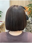 まとまりとツヤで魅せる、大人の王道ボブ