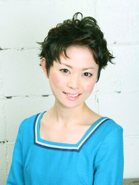 ヘアールーム ニワカ(hair room niwaka.) 遊び心のあるカラーで大人ショートスタイル♪