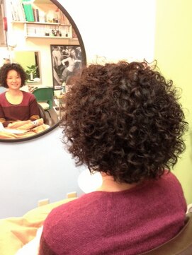 バグ 恵比寿(Bug) くるくるチリチリスパイラルパーマ