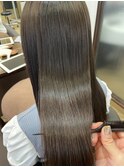 縮毛矯正でロングヘアも乾かすだけでまとまる髪に