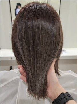 インビテーション(invitation) アッシュベージュ