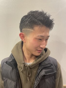 銀座マツナガ 浅草店 黒髪短髪×ハードパートスタイル×ラインアート