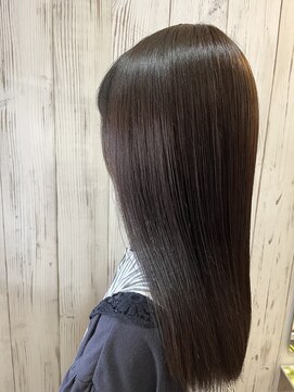 アクトンヘアドレッサーズ(Acton Hairdressers) ラウンドロングスタイル