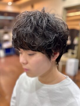 イザ トーキョー(IZA TOKYO) ウェーブヘア/ニュアンスパーマ/ハイライトカラー/メンズパーマ