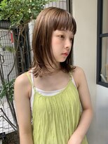 カグヤヒメ ドゥイ(kaguyahime doui)&nbsp;夏トレンドミディアムレイヤーブリーチなしベージュカラー20代