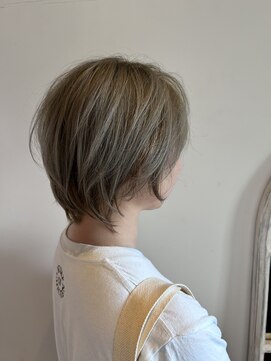 ヴィアンカ(Vianca) ホワイトベージュ×ショートボブ