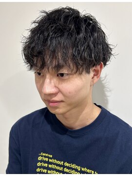 ルッツ(Lutz) 波巻き×縦落ちパーマ