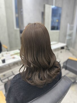 ジーナ 新宿(Zina) 【本多担当】柔らかいくすみ　オリーブベージュ