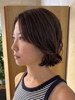 キリ 逗子(kiri)&nbsp;逗子葉山ショートボブパーマ耳かけボブ顔周りレイヤー前髪眉M345