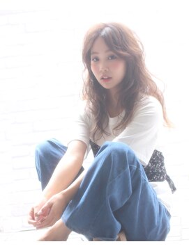 パースィート 目黒(pursuit) ☆センターパートハニーヘア☆