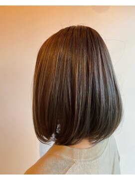 ルシア(LUCIA) ハイライトで大人カラー