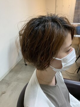 スケール(SCALE) くせ毛風ショートボブ