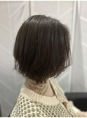白髪ぼかしパープルブラックミントアッシュ×小顔ショートボブ