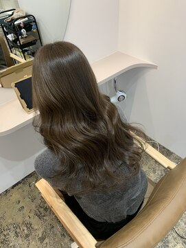 ユッカ 梅田(YUCCA) 【 YUCCA 】大人可愛い20代30代40代ロング/ウェーブ巻き