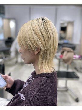 ユーフォリア 新宿通り(Euphoria) センターパートツーブロックマッシュウルフレイヤー【担当池田】
