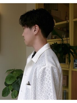 ヒントステーション(HINTSTATION) 〈浅草 半個室〉 センターパート/波巻きパーマ