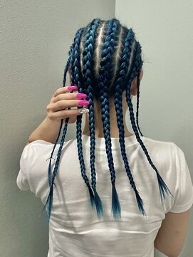 ビファインクーアヴェダ(Be fine coo AVEDA) コーンロウ　8本　平行/