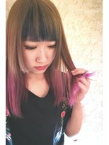 ピンク(PINK)&nbsp;ピンクグラデがキュートなサラストスタイル。