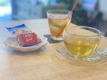 フルール(fleur)の雰囲気（Cafeテイストのドリンクサービスをご自由にお楽しみ頂けます）