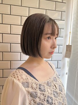 アンドリルム 梅田(&Lillme) ぱつっと切りっぱなしボブ