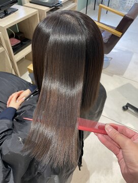 ユーフォリア 銀座グランデ(Euphoria GINZA GRANDE) 20代30代大人可愛い髪質改善グレージュストレートボブ透明感
