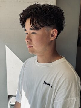 ヘアー アイス ルーチェ(HAIR ICI LUCE) ニュアンスパーマセンターパートテーパーフェード/大矢