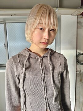 トゥコ(tuco) ボブ ホワイトブロンド ハイトーン 抜きっぱなしブロンド