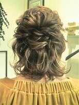 クシュ 本川越店(kusyu...)&nbsp;ブルーカラーワインレッドお団子ヘアチェリーレッド刈り上げボブ