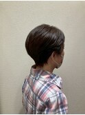 大人美シルエットアッシュブラウン耳掛け小顔マッシュショート