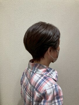 アクセ 大人美シルエットアッシュブラウン耳掛け小顔マッシュショート