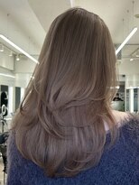 オニキス(ONYX)&nbsp;A136グレージュヘアレイヤーカットダブルカラー韓国ヘアー