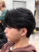 トゥイン 八王子(TWIN)&nbsp;メンズリバースセンターパートニュアンスパーマブルーブラック