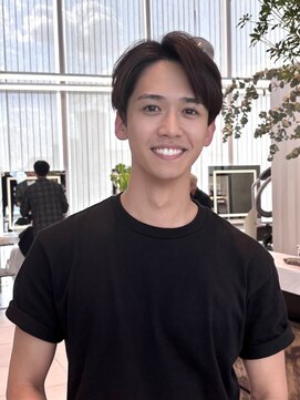 アルティファータ(artifata) センターパート ナチュラルヘア メンズヘア オールバックパーマ